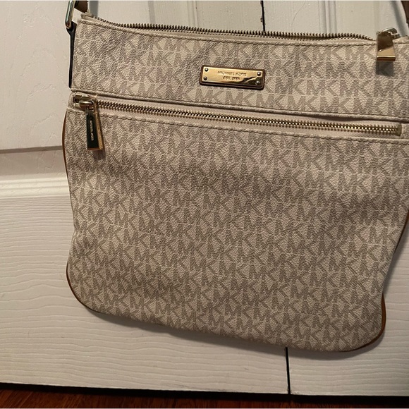 Michael Kors Purse - Picture 3 of 4